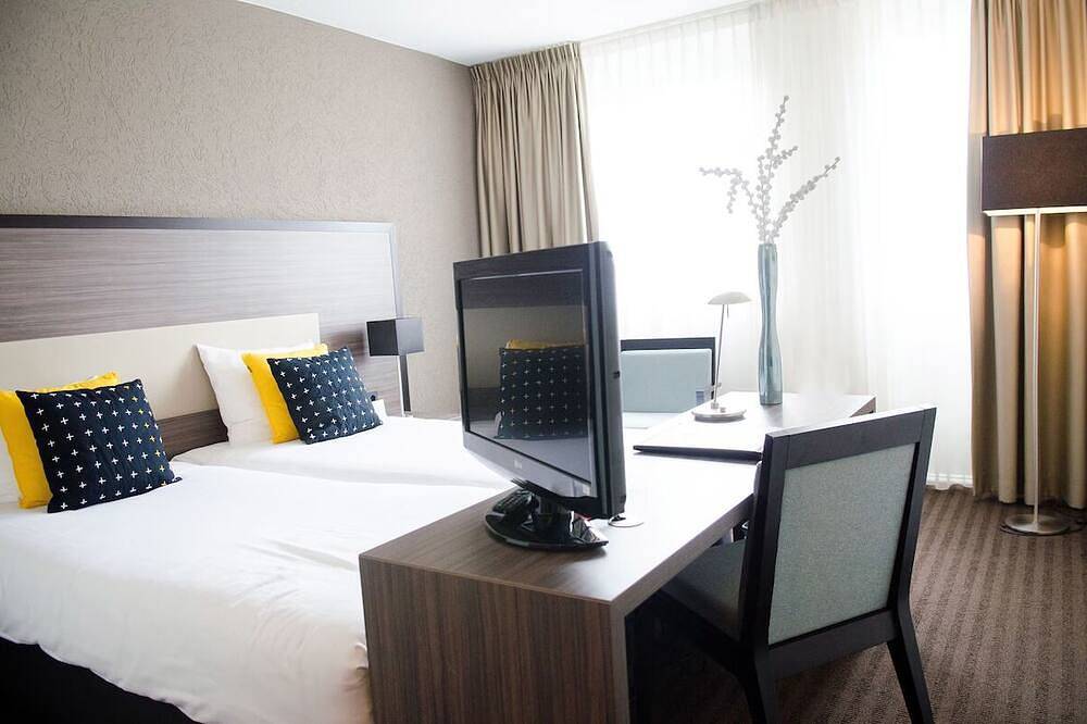 Ganze Wohnung, Peaceful Stay with Fast Access to Weerterbos! Onsite Dining and Parking! in Weert, Limburg (Niederlande)
