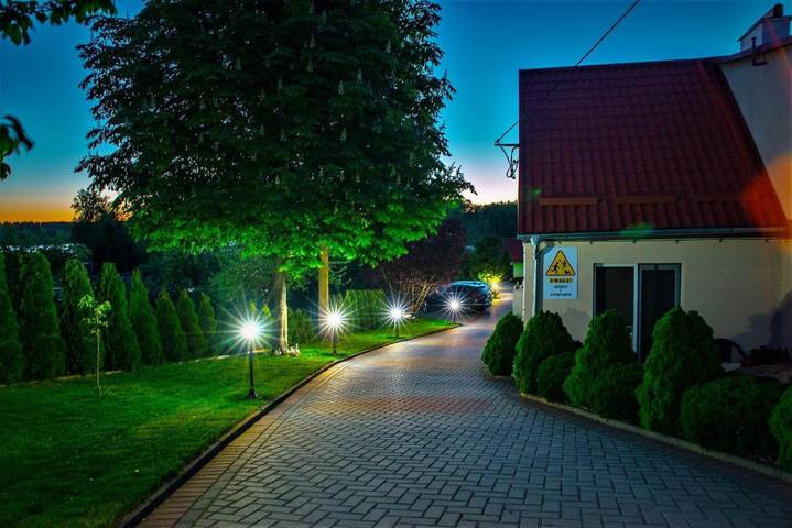 Dom dla 10 osób, z ogród i widok na jezioro oraz widok - 1