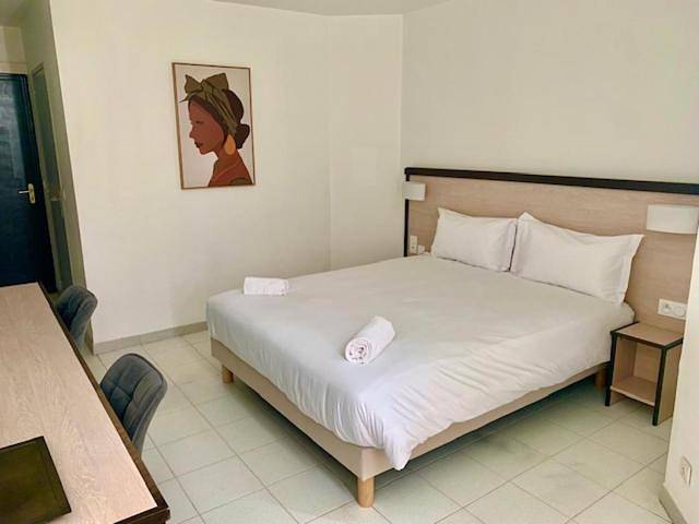 Hôtel pour 2 personnes, avec Terrasse et Jardin ainsi que Piscine et Vue
