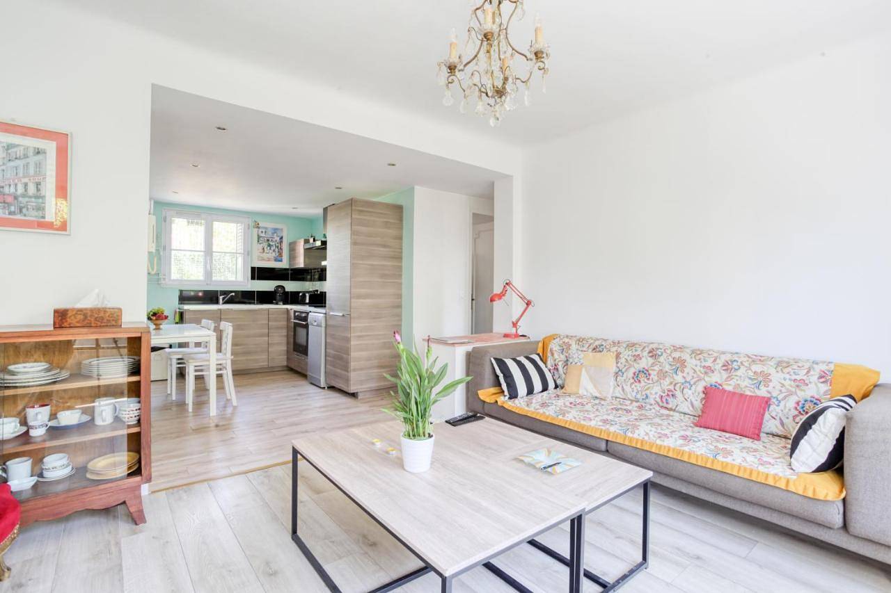 Appartement entier, One-Bedroom Apartment in Rueil-Malmaison, Hauts-de-Seine