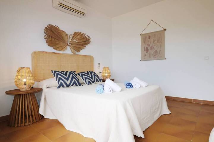 Villa Las Marinas 3, piscine et à 5 minutes de la mer in Arenal d'en Castell, Es Mercadal