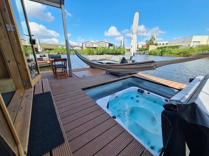 Location de vacances pour 6 personnes, avec Balcon et Terrasse ainsi que Jacuzzi et Piscine à Bois Le Duc - 2