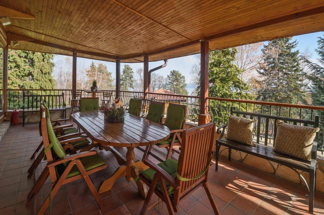 Villa Anna Luxury Lake Residence in Sofia, Bulgarien