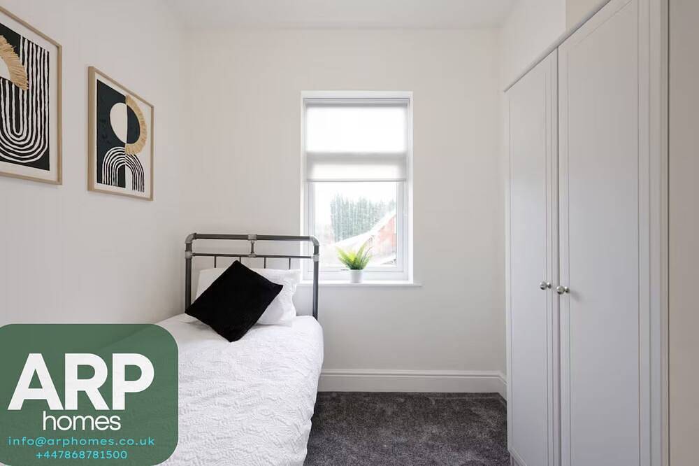 Contractors, Business, Leisure | Free Parking in Wigan, Greater Manchester