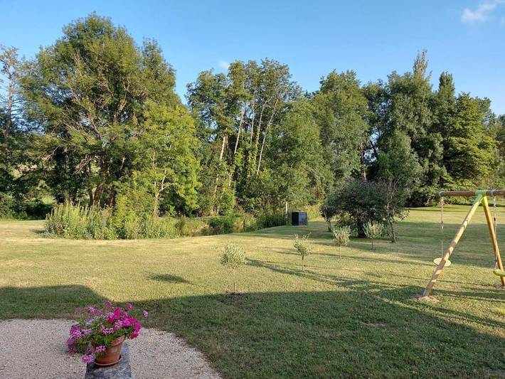 Location de vacances pour 6 personnes, avec jardin et terrasse, animaux acceptés à Saint-Amand-de-Vergt - 3
