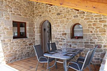 Gîte pour 5 personnes, avec terrasse et jardin à Mégrit
