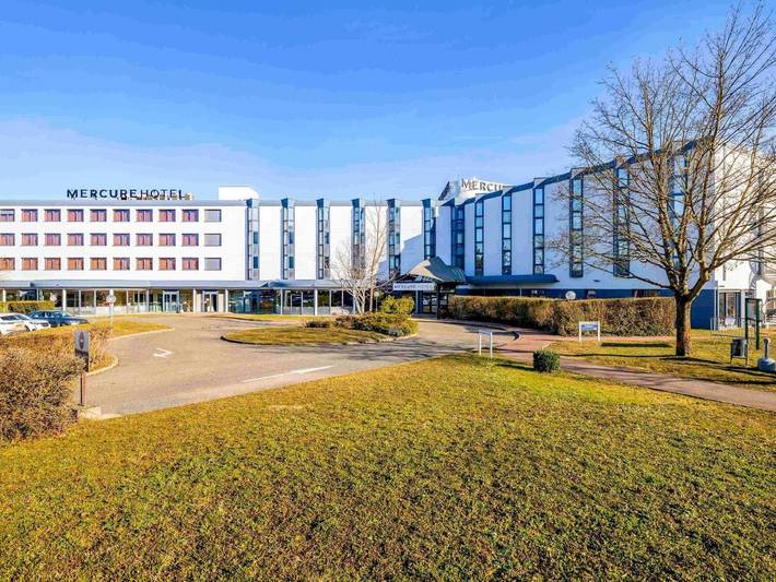 Hôtel pour 2 personnes, avec Terrasse et Jardin à Villefontaine