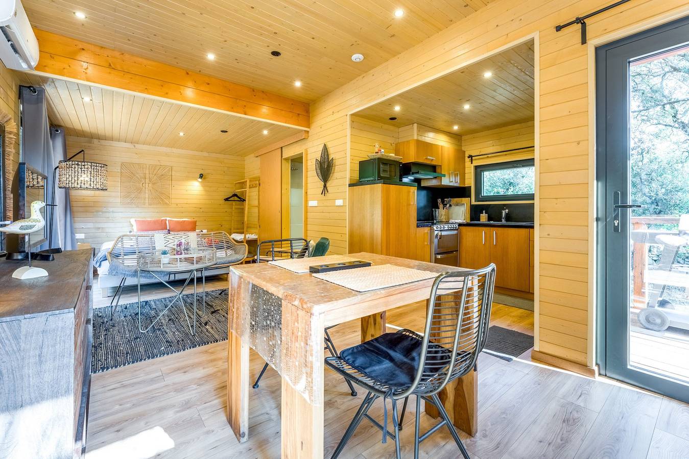 Casa de férias 'Lodge Exotique 1 - Mas De Rey' com terraço privado, Wi-Fi e ar condicionado in Arpaillargues-et-Aureillac, Nimes (Região)