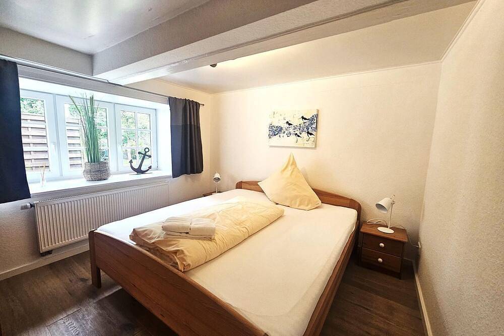 Ganze Wohnung, Uijs Hüs - Allergikerfreundliches Ferienhaus Uijs Hüs mit Garten & Terrasse in in Borgsum, Föhr