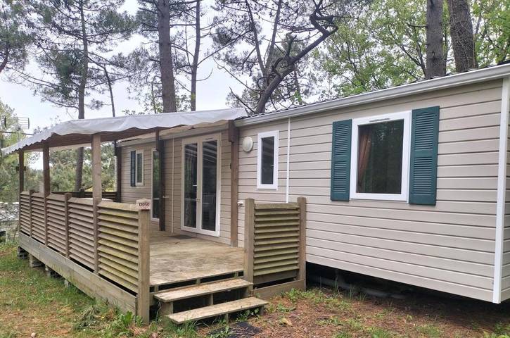 Camping pour 5 personnes, avec Terrasse ainsi que Jardin et Piscine