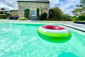 Gîte pour 4 personnes, avec jardin ainsi que terrasse et piscine à Fosses-la-Ville