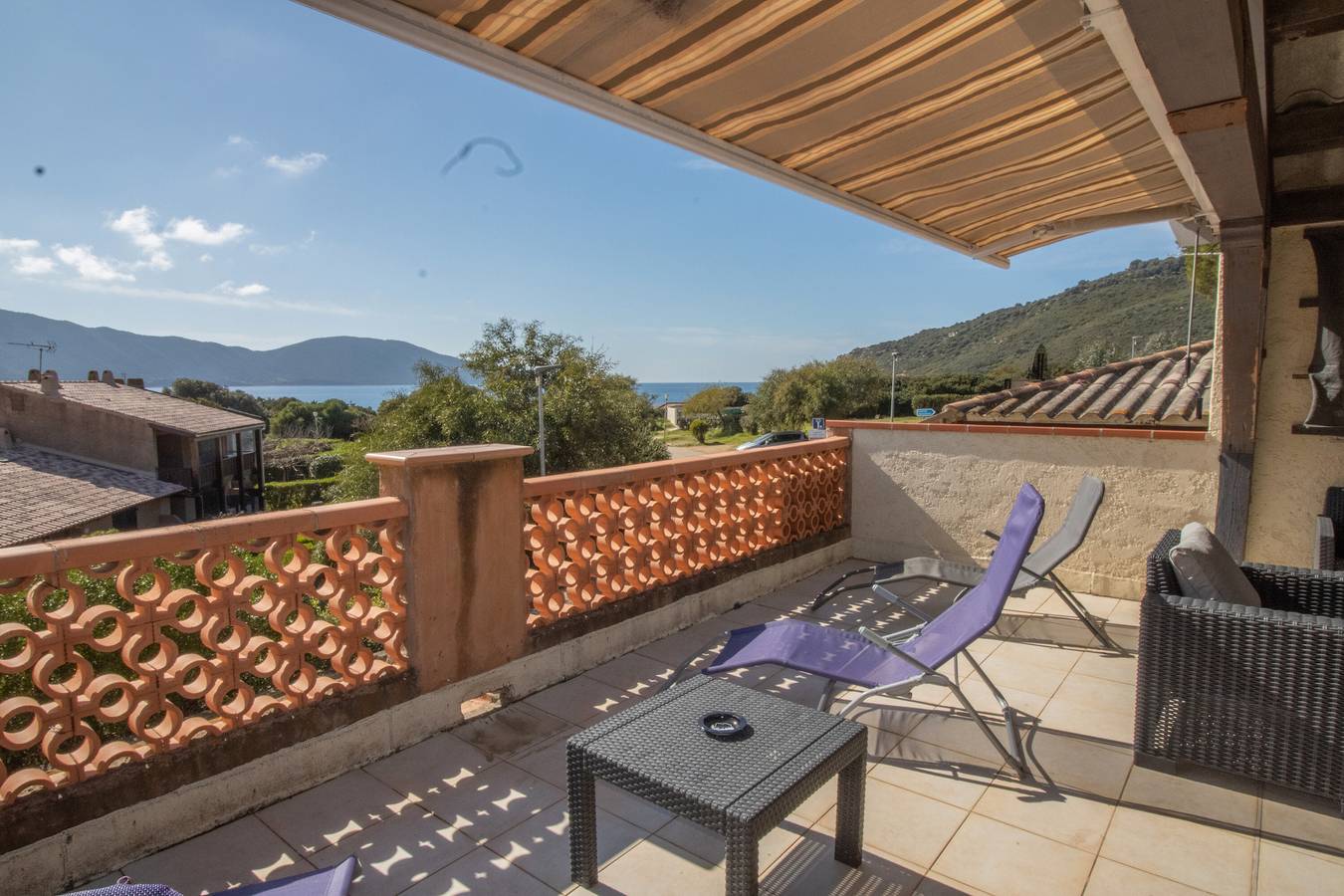 Appartement entier, Appartement "Figuera T4 Grande Terrasse Vue Mer" avec Wi-Fi et climatisation in Appietto, Région d'Ajaccio