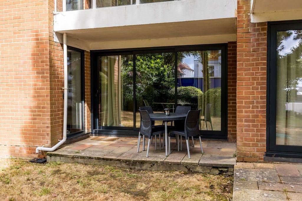 Entire apartment, Sandy Shores - Sandbanks in Sandbanks, Poole