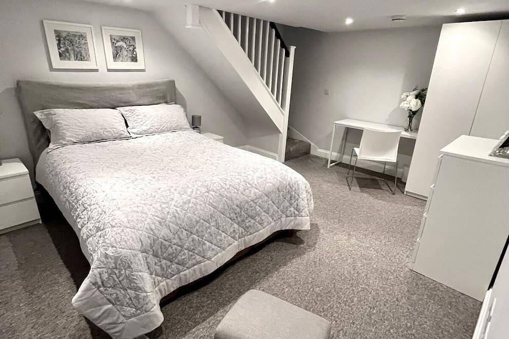 Modern 2 bed property in the heart of Watford in Watford, Hertfordshire