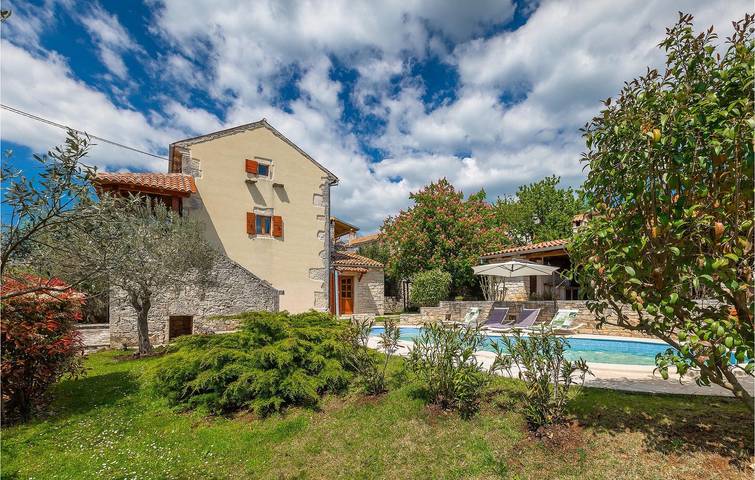 Location de vacances pour 8 personnes, animaux acceptés à Svetvinčenat