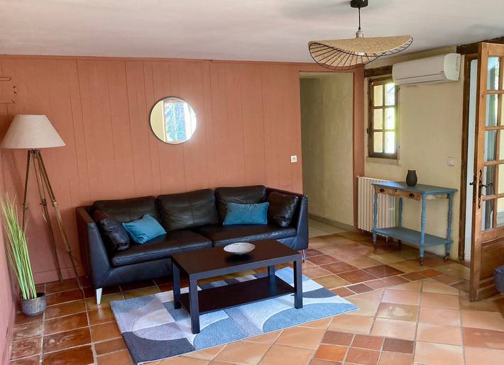 Location de vacances pour 4 personnes, avec jardin à Saint-Martin-des-Combes
