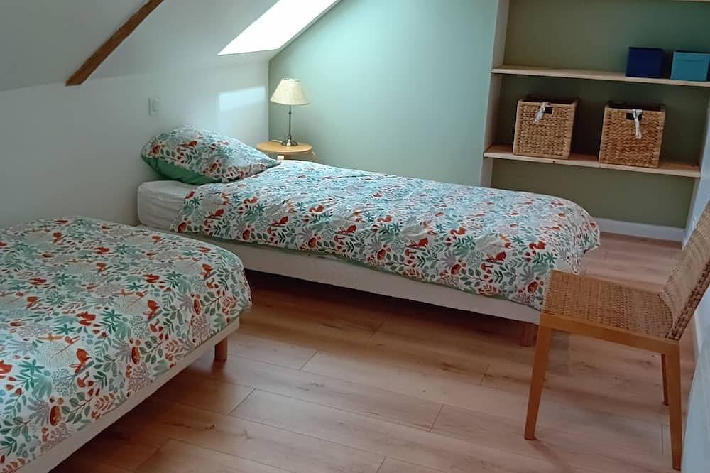 Steinhaus in ruhiger Lage, nur 1 km vom Meer entfernt in La Cotentin, Lamballe-Armor