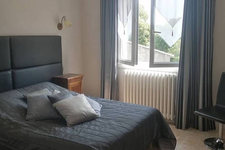 Location de vacances pour 8 personnes, avec Terrasse et Jardin à Laudun-l'Ardoise - 2