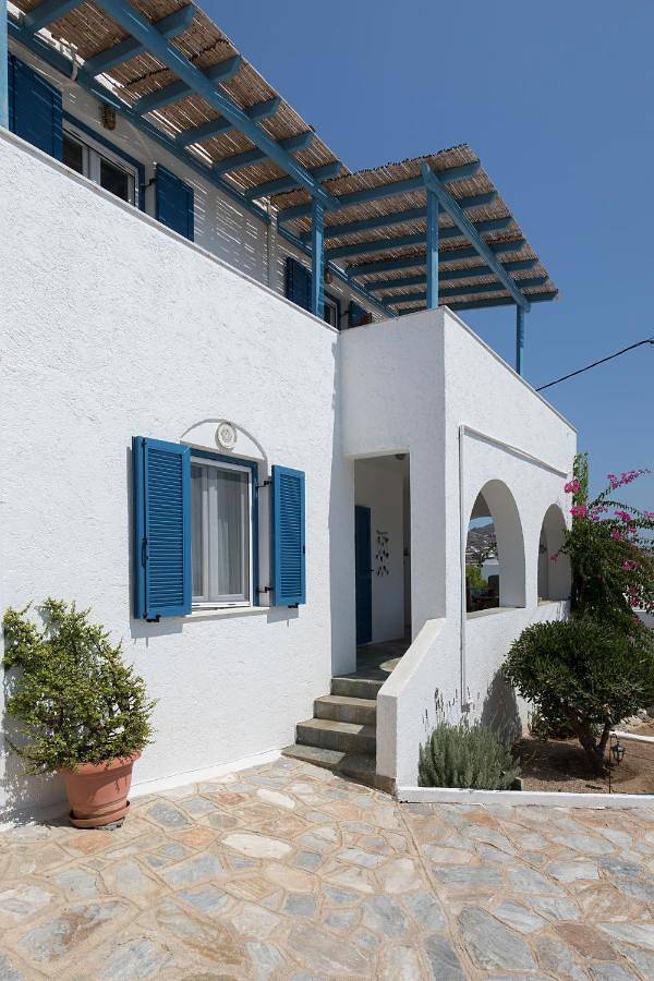 Location de vacances pour 7 personnes, avec Balcon et Jacuzzi ainsi que Terrasse et Jardin dans Finikas - 4
