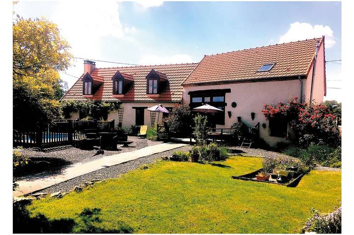 Gîte pour 8 personnes à Saint-Saturnin (Cher)