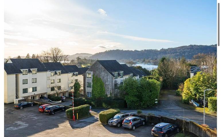 Holiday letting for 4 people, with lake view, child-friendly in Bowness-on-Windermere