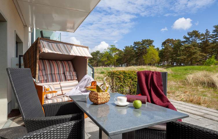 Geheel vakantieappartement, Bliss aan het strand - Modern appartement met terras & TV (500m van Strand Binz) in Strand Prora, Binz