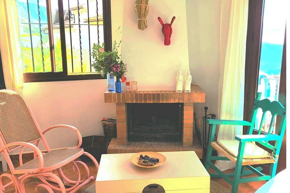 Apartamento entero, Luminoso piso con vistas y chimenea en Benaocaz in Benaocaz, Pueblos Blancos