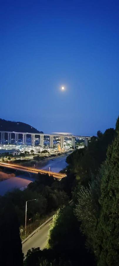 Gîte pour 2 personnes, avec terrasse à Camporosso - 3