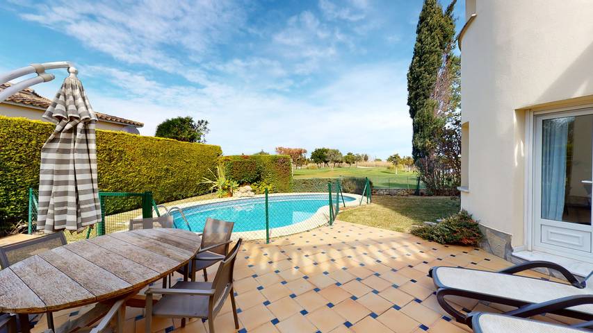 Villa für 6 Personen, mit Terrasse und Garten in Oliva - 2