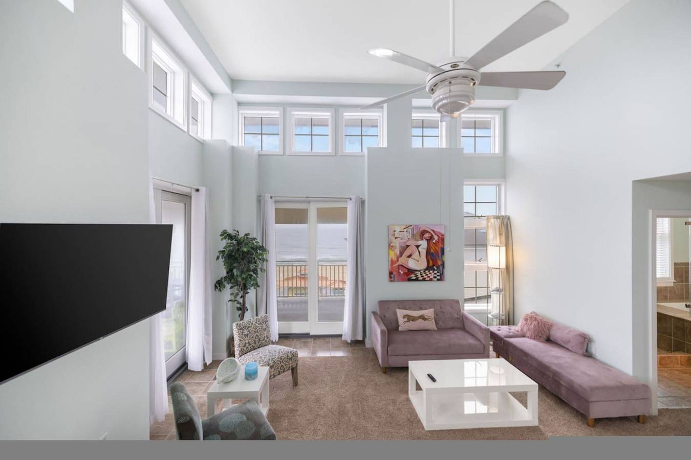 Entire apartment, Waterfront Penthouse! 4Bd/4Bth, 3000 sqft, 2 Decks in Virginia Beach