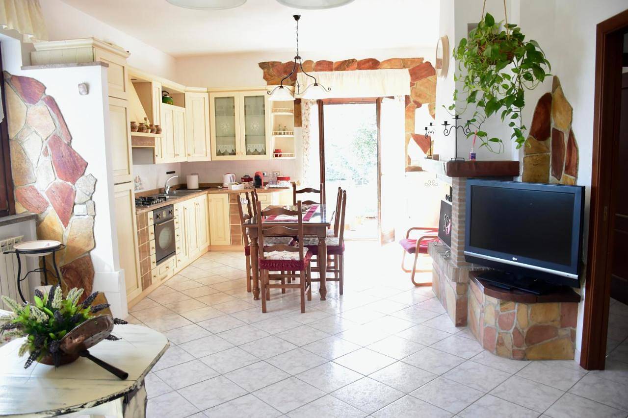 Appartamento intero, La Bouganville in Vitorchiano, Provincia di Viterbo