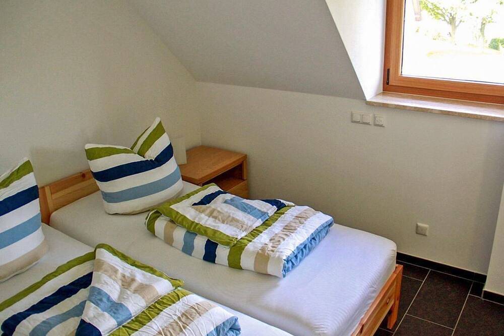 Ganze Wohnung, Ferienwohnung 4 mit Balkon - Gästehaus Schloßhalbinsel in Pöhl, Chemnitz und Umgebung