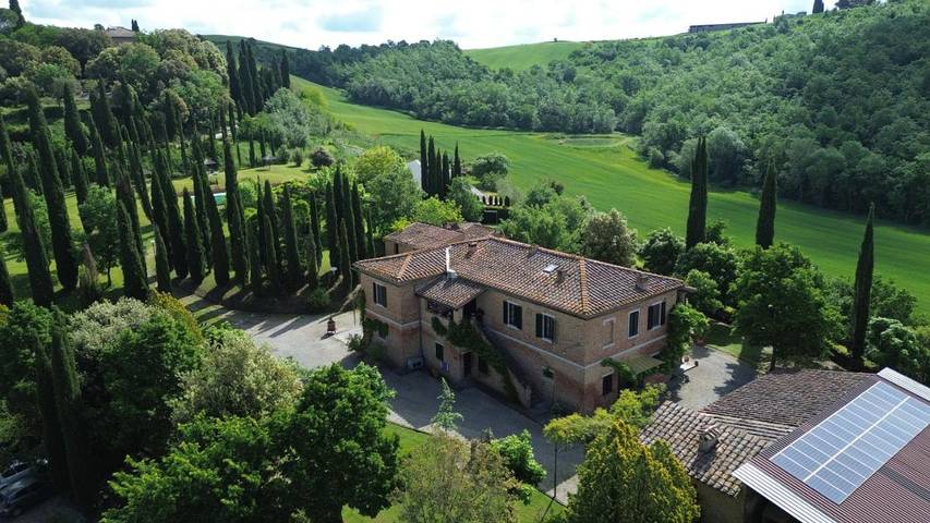 Bauernhof für 6 Personen, mit Terrasse und Garten sowie Pool und Ausblick in Monteroni d'Arbia