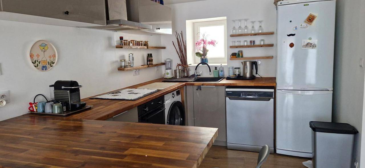 Appartement entier, Deux pièces 40 m2 au cœur du village in Puget-sur-Argens, Côte méditerranéenne (France)