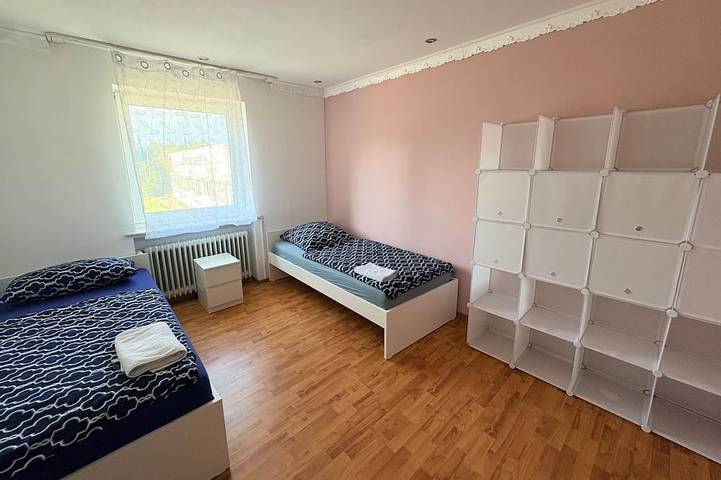 Apartamento entero, Spacious housing in a mixed-use area in Brackwede, Bielefeld