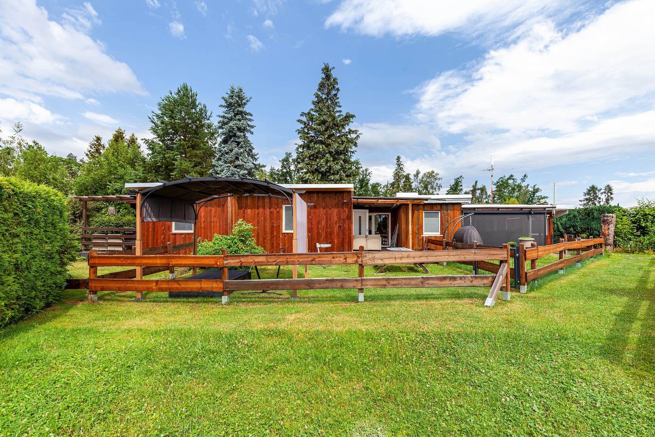 Ferienhaus 35 mit privater Terrasse, Gemeinschaftsgarten und Wlan in Bungalowdorf Zadelsdorf, Zeulenroda-Triebes