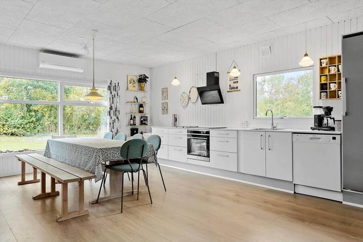 Ferienhaus für 8 Personen, mit Terrasse und Pool in Knud Strand - 4