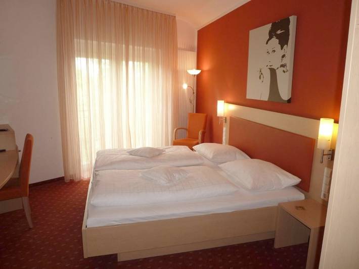 Hotel für 4 Personen, mit Terrasse und Garten sowie Sauna und Ausblick in Langenau - 4