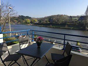 Gîte pour 2 personnes, avec terrasse et vue sur le lac en Cotes-d'Armor