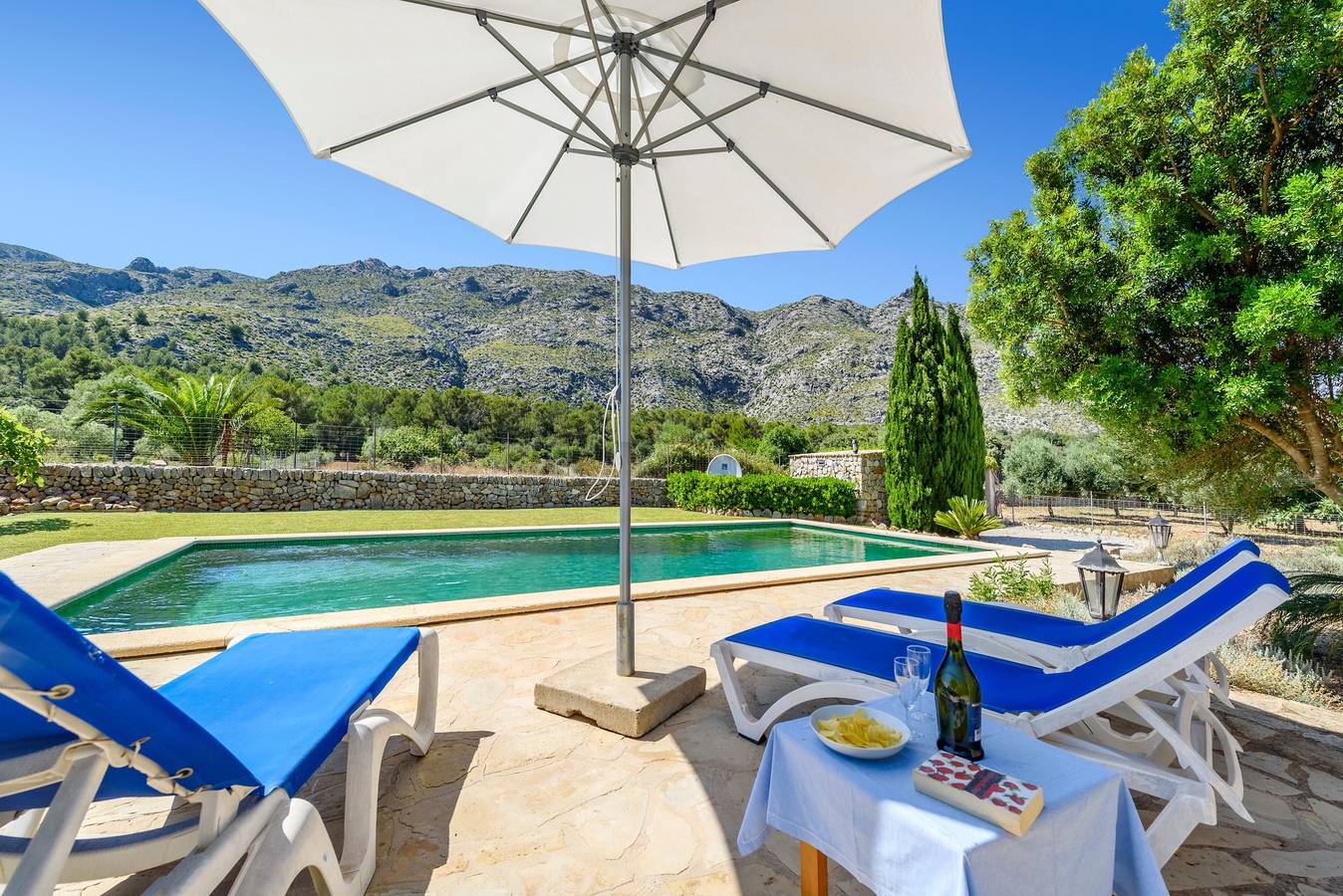 Hübsche Finca mit Pool, Klimaanlage und Garten; Parkplätze vorhanden in Pollença, Mallorca Norden