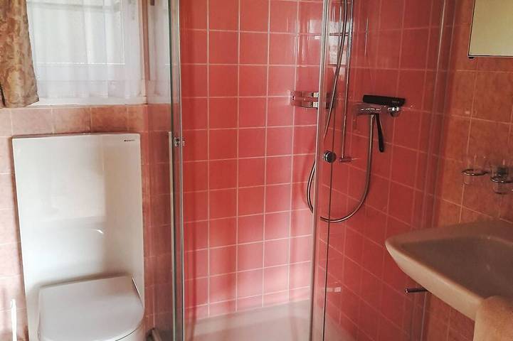 Ganze Wohnung, Charmantes Chalet Apartment mit Aussicht in Sarnen, Pilatus