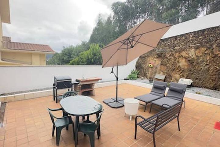 Location de vacances pour 9 personnes, avec Balcon/Terrasse et Jardin dans Trofa