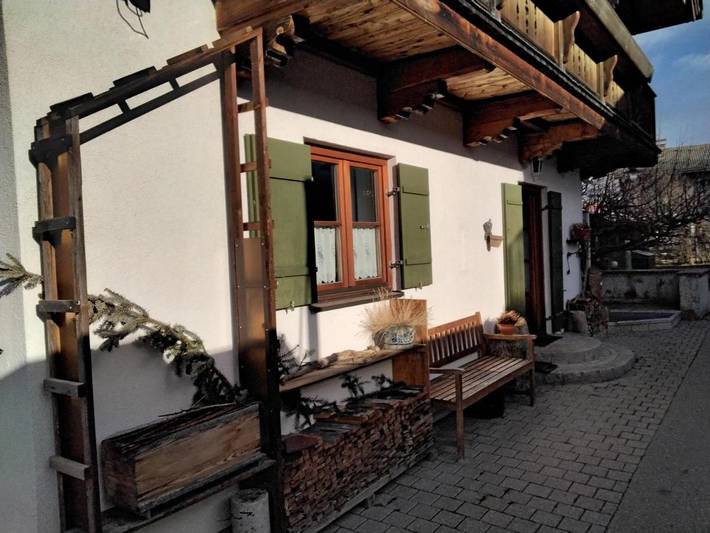 Ferienwohnung für 3 Personen, mit Balkon und Terrasse sowie Garten und Ausblick