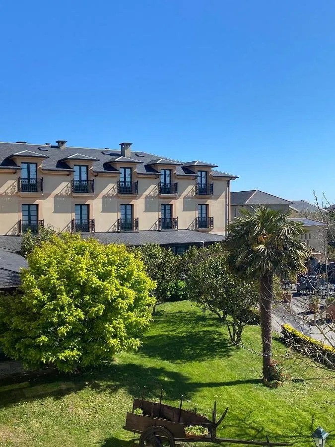 Hotel para 2 personas, con terraza además de jardín y vistas - 1