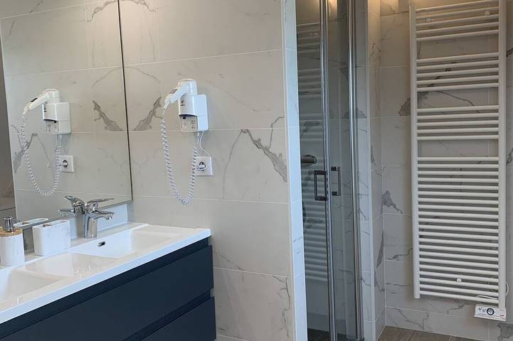 Location de vacances pour 11 personnes, avec sauna ainsi que jacuzzi et jardin dans Doëlan - 4