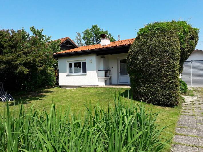 Ferienhaus für 6 Personen, mit Terrasse und Garten in Seewalchen am Attersee