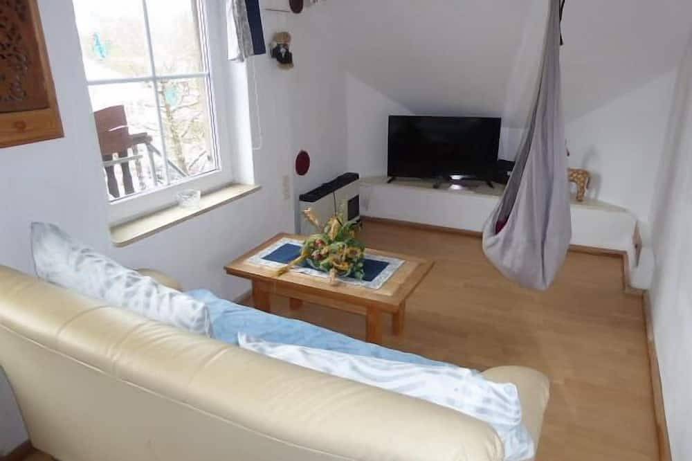 Ganze Wohnung, Ferienwohnung im Dachgeschoss mit traumhaftem Ausblick in Berching, Ostbayern