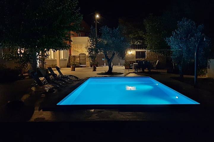 Smještaj za odmor za 6 osoba, s Vrt u Jadreški