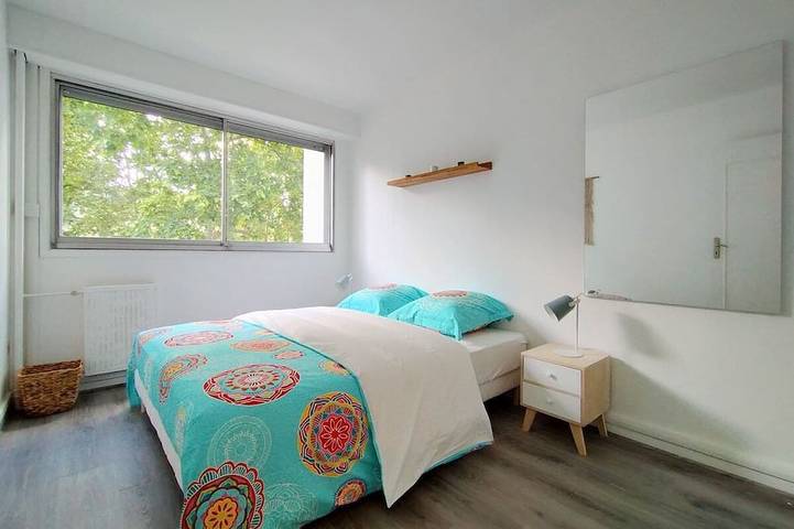 Gîte pour 9 personnes, avec terrasse et jardin à Colombes - 4