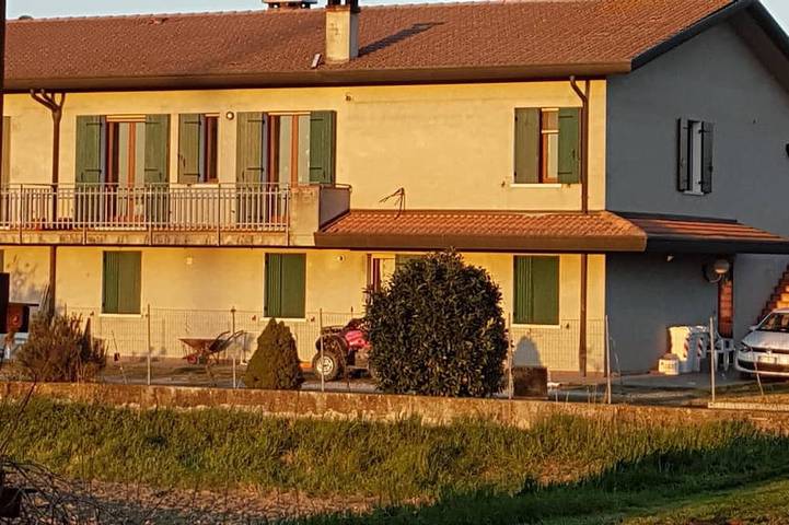 B&b per 6 persone, con balcone e giardino in Porto Viro